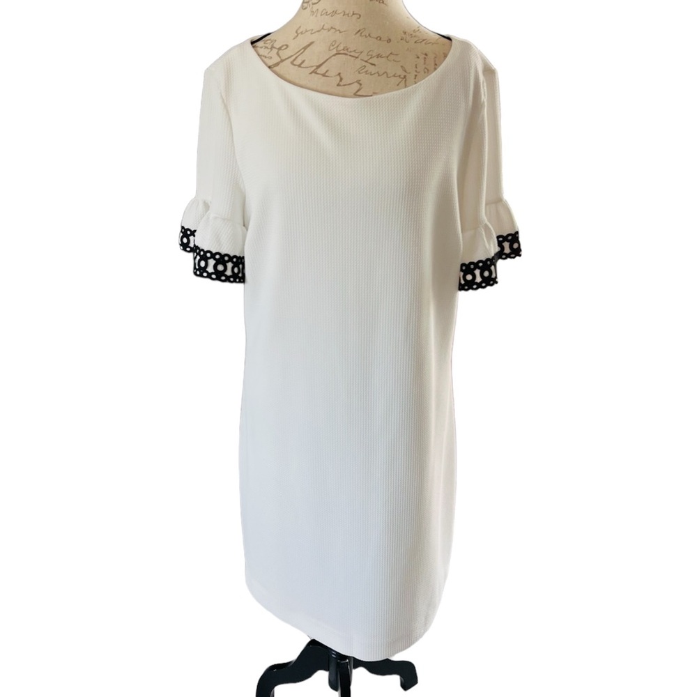 Elle White Textured Ruffle Sleeve Knee Length Dress Women's Size L Bla…